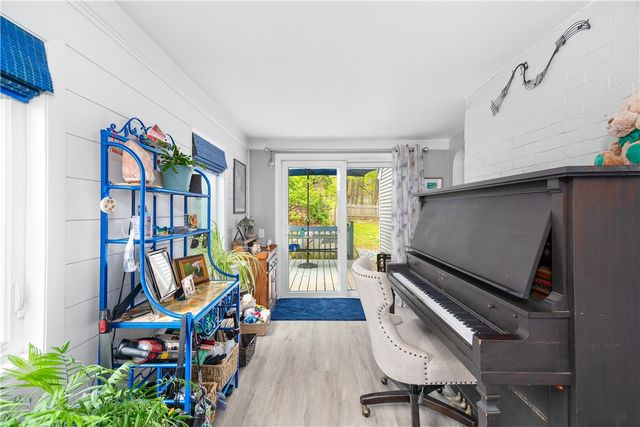 1812 Old Louisquisset Pike, Lincoln, RI 02865