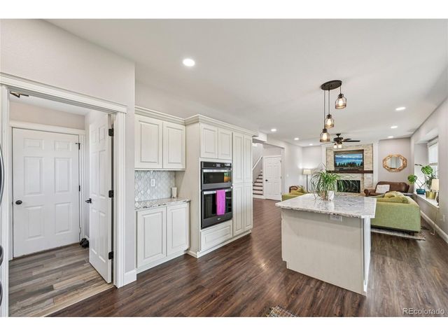 1041 Wisteria Dr, Loveland, CO 80538