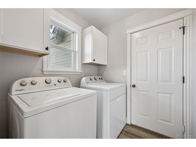 1041 Wisteria Dr, Loveland, CO 80538