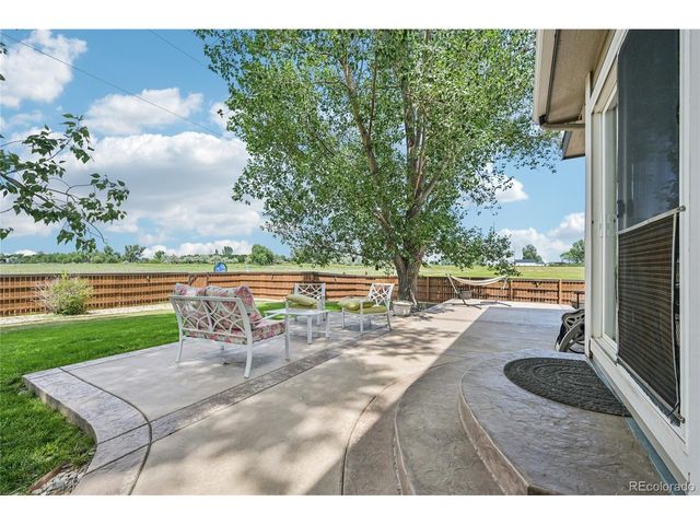 1041 Wisteria Dr, Loveland, CO 80538