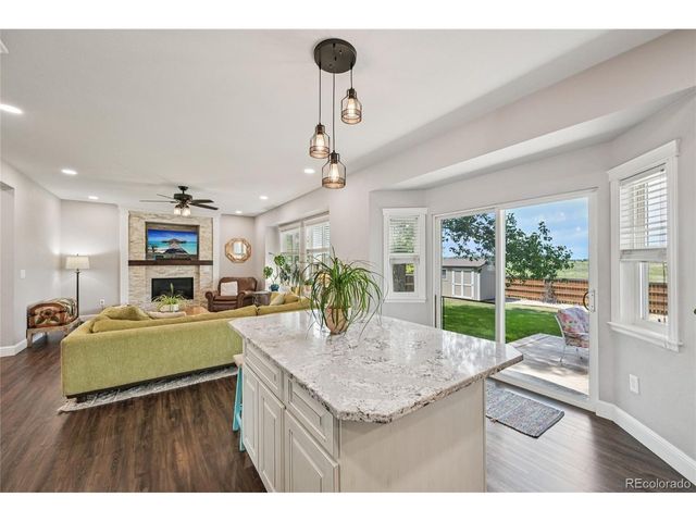 1041 Wisteria Dr, Loveland, CO 80538