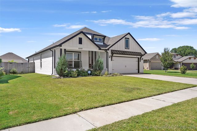 2009 W Huntsville Court, Broken Arrow, OK 74011