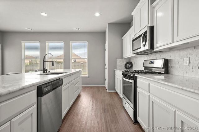 2009 W Huntsville Court, Broken Arrow, OK 74011