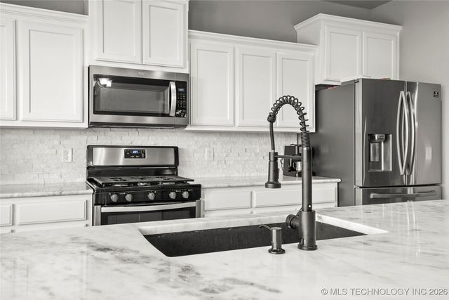 2009 W Huntsville Court, Broken Arrow, OK 74011