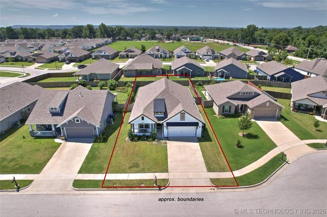 2009 W Huntsville Court, Broken Arrow, OK 74011