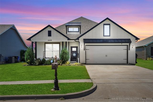 2009 W Huntsville Court, Broken Arrow, OK 74011