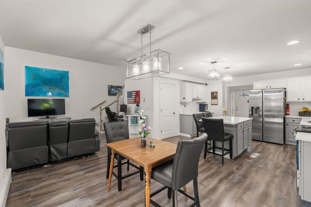 10 Norway Plains Road, Rochester, NH 03868