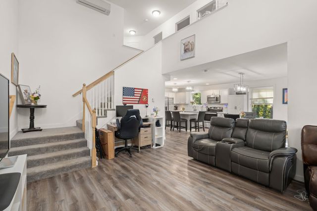 10 Norway Plains Road, Rochester, NH 03868