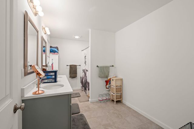 10 Norway Plains Road, Rochester, NH 03868