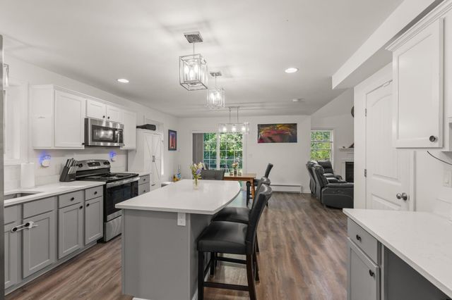 10 Norway Plains Road, Rochester, NH 03868