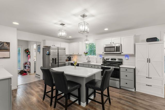 10 Norway Plains Road, Rochester, NH 03868