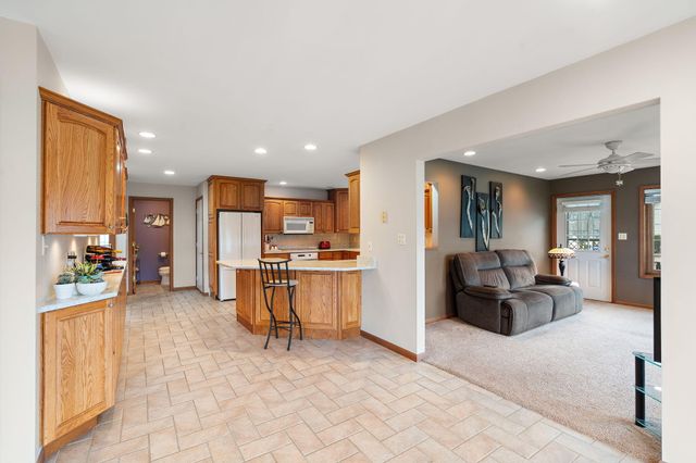 1552 Jade Boulevard, Valparaiso, IN 46385
