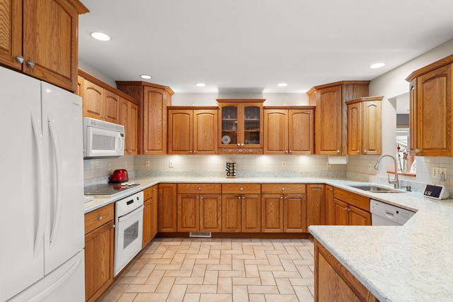 1552 Jade Boulevard, Valparaiso, IN 46385