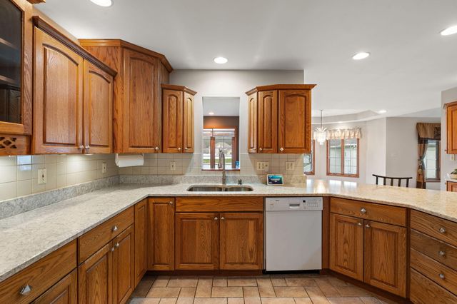 1552 Jade Boulevard, Valparaiso, IN 46385