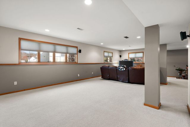 1552 Jade Boulevard, Valparaiso, IN 46385