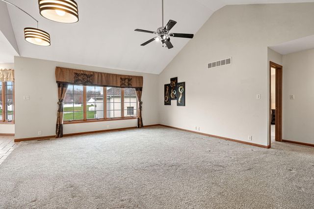 1552 Jade Boulevard, Valparaiso, IN 46385