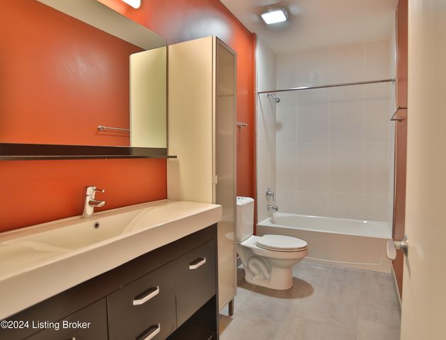 415 Hancock Green Pl 101-201, Louisville, KY 40202