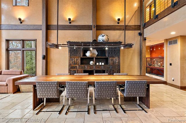 7357 Lindenmere Drive, Bloomfield Hills, MI 48301