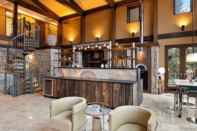 7357 Lindenmere Drive, Bloomfield Hills, MI 48301