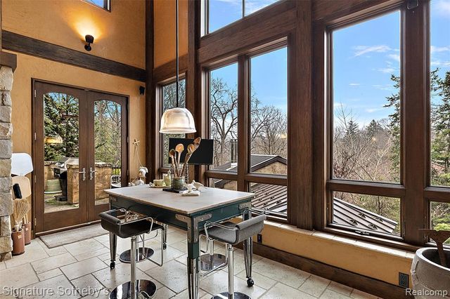 7357 Lindenmere Drive, Bloomfield Hills, MI 48301