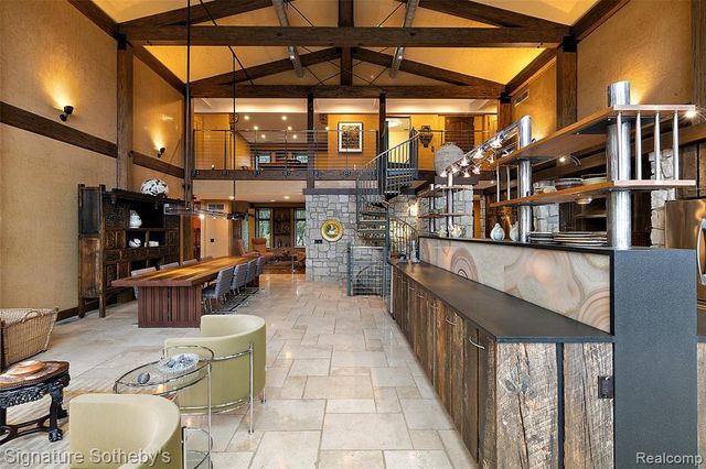 7357 Lindenmere Drive, Bloomfield Hills, MI 48301