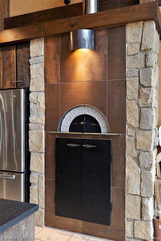 7357 Lindenmere Drive, Bloomfield Hills, MI 48301