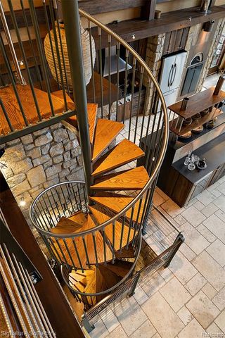 7357 Lindenmere Drive, Bloomfield Hills, MI 48301