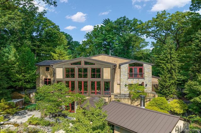 7357 Lindenmere Drive, Bloomfield Hills, MI 48301