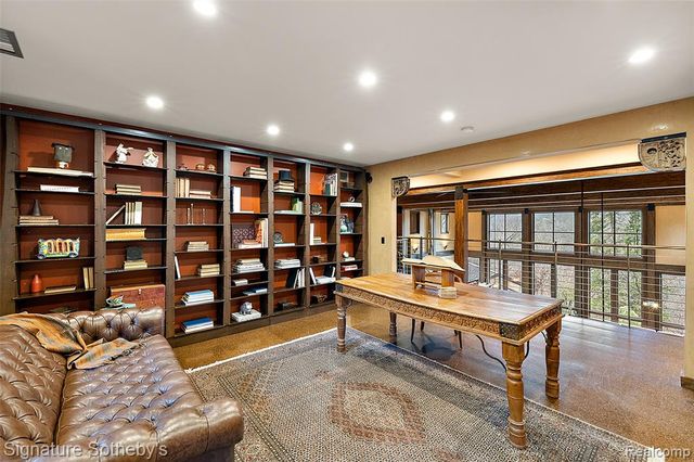 7357 Lindenmere Drive, Bloomfield Hills, MI 48301