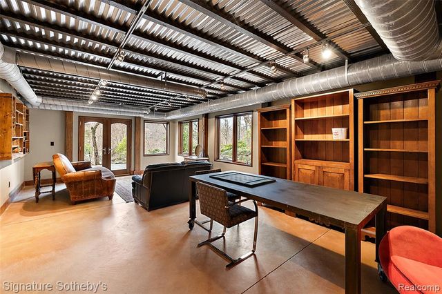 7357 Lindenmere Drive, Bloomfield Hills, MI 48301