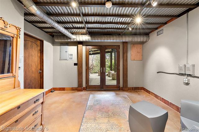 7357 Lindenmere Drive, Bloomfield Hills, MI 48301