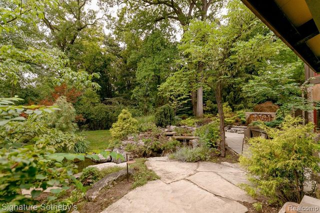 7357 Lindenmere Drive, Bloomfield Hills, MI 48301