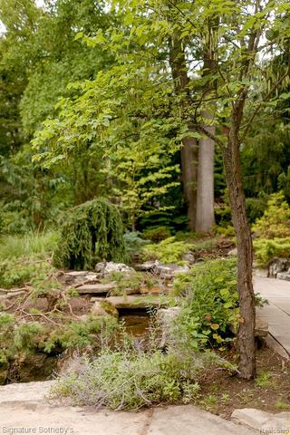 7357 Lindenmere Drive, Bloomfield Hills, MI 48301