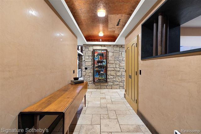 7357 Lindenmere Drive, Bloomfield Hills, MI 48301