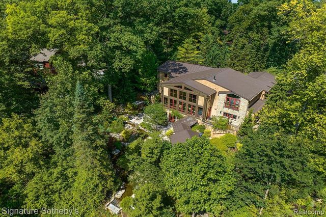 7357 Lindenmere Drive, Bloomfield Hills, MI 48301