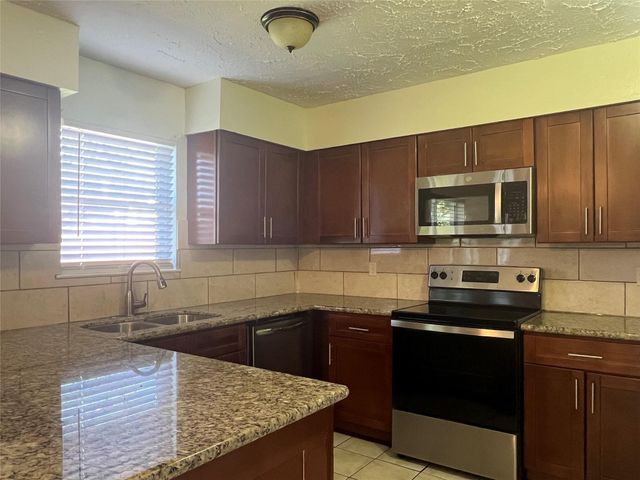 2406 Ridge Hollow Drive, Houston, TX 77067
