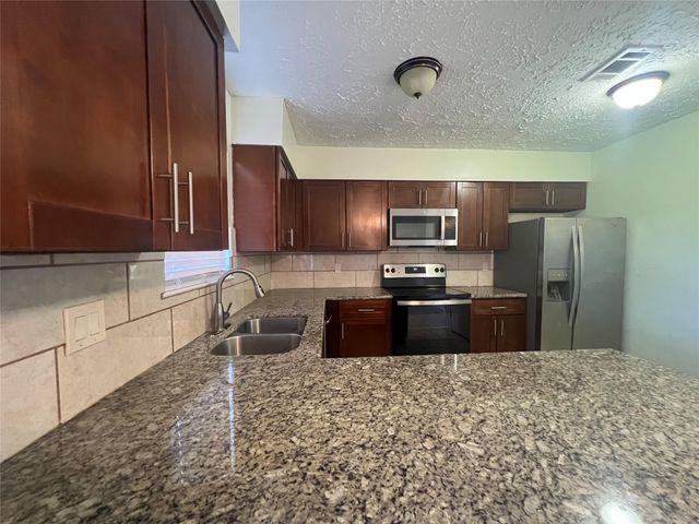 2406 Ridge Hollow Drive, Houston, TX 77067