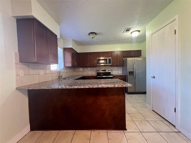 2406 Ridge Hollow Drive, Houston, TX 77067
