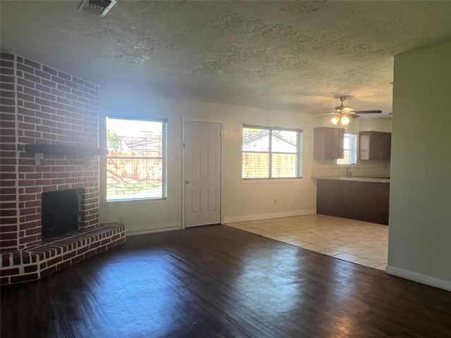 2406 Ridge Hollow Drive, Houston, TX 77067