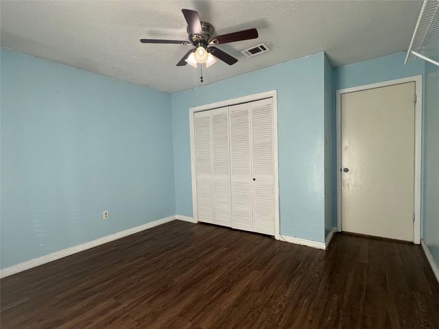 2406 Ridge Hollow Drive, Houston, TX 77067