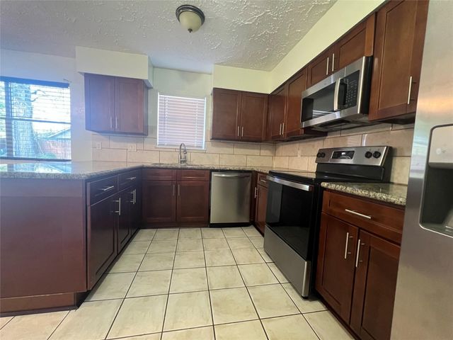 2406 Ridge Hollow Drive, Houston, TX 77067