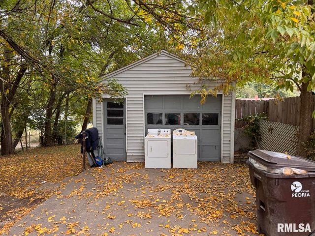 2417 W ANN Street, Peoria, IL 61605