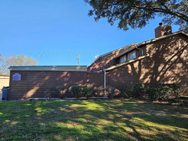 8496 Dairy View Lane, Houston, TX 77072
