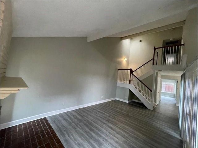 8496 Dairy View Lane, Houston, TX 77072
