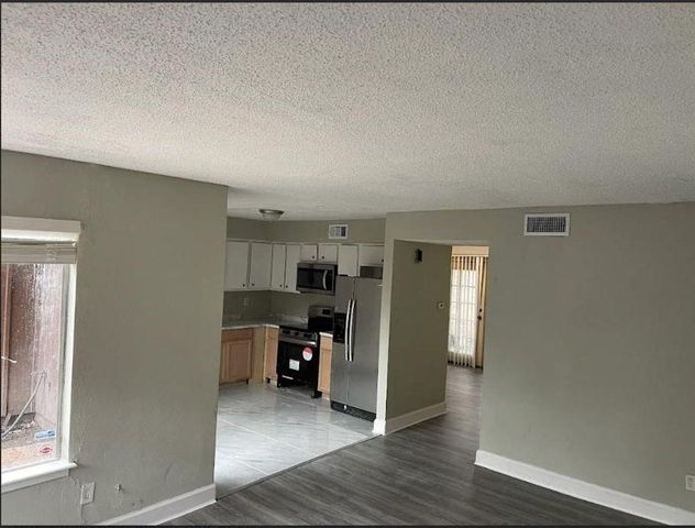 8496 Dairy View Lane, Houston, TX 77072