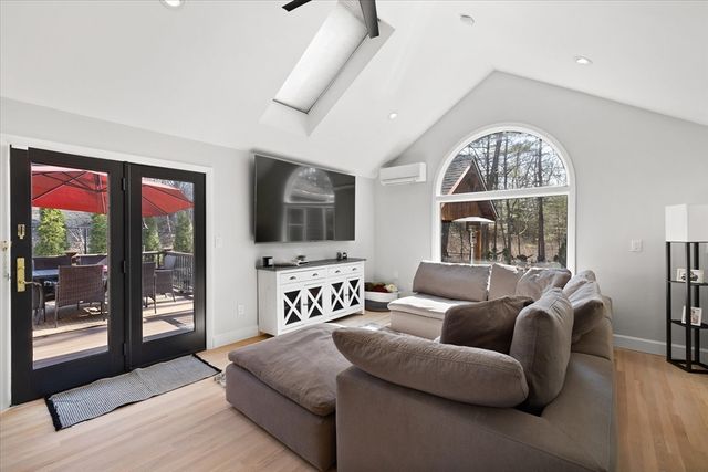 17 Jonathan Dr, Ayer, MA 01432