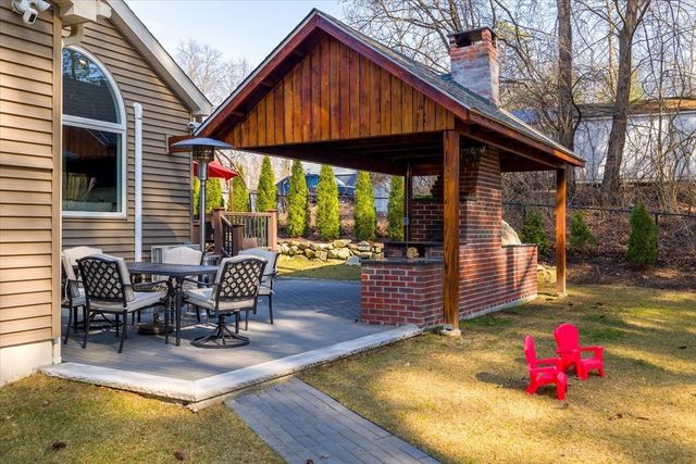 17 Jonathan Dr, Ayer, MA 01432