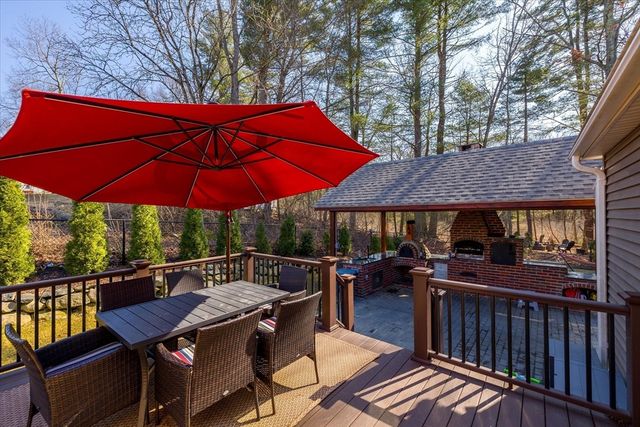 17 Jonathan Dr, Ayer, MA 01432