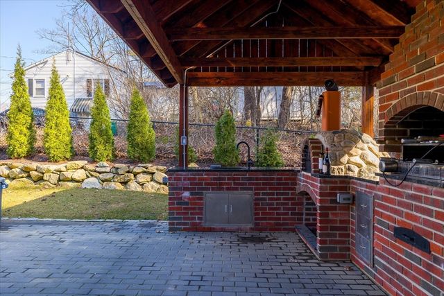 17 Jonathan Dr, Ayer, MA 01432