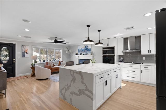 17 Jonathan Dr, Ayer, MA 01432